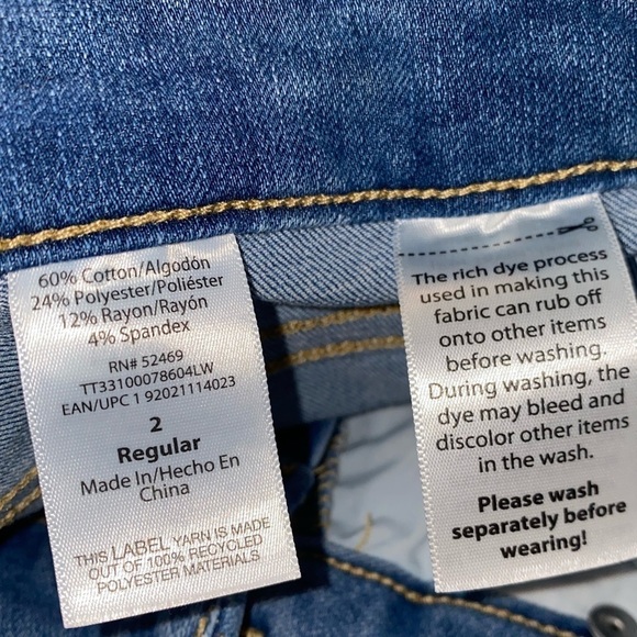 Time and Tru NWT Women’s Classic High Rise Skinny Jeans Light Wash New Size 2 - Picture 10 of 10